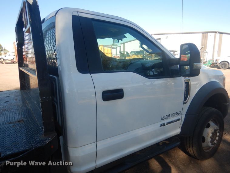 image for item HU9471 2017 Ford F450  flatbed pickup truck