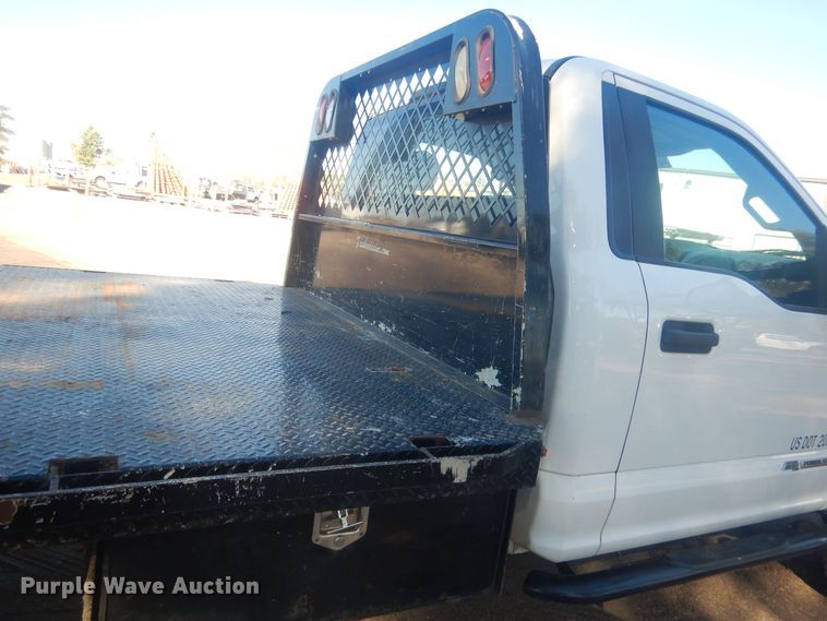 image for item HU9471 2017 Ford F450  flatbed pickup truck