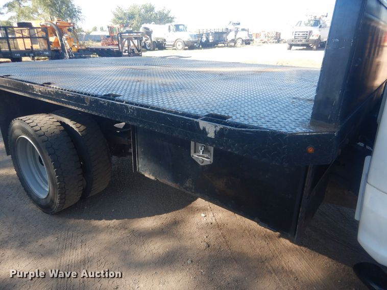 image for item HU9471 2017 Ford F450  flatbed pickup truck