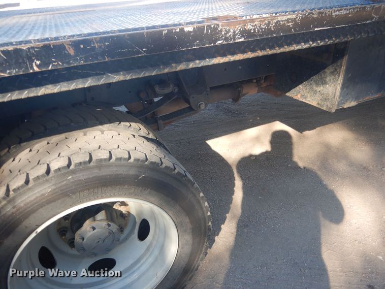 image for item HU9471 2017 Ford F450  flatbed pickup truck