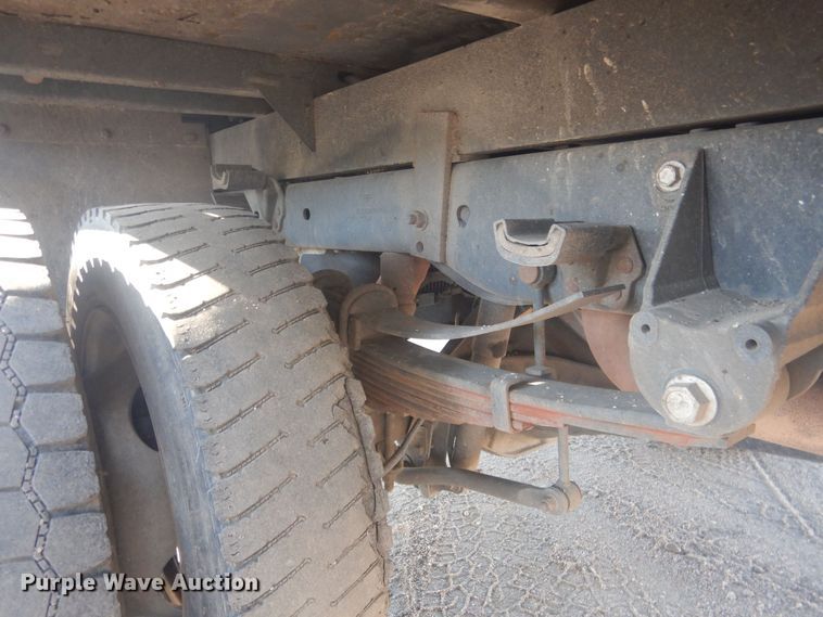 image for item HU9471 2017 Ford F450  flatbed pickup truck