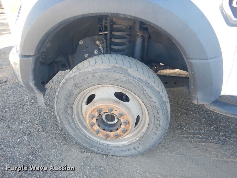 image for item HU9471 2017 Ford F450  flatbed pickup truck