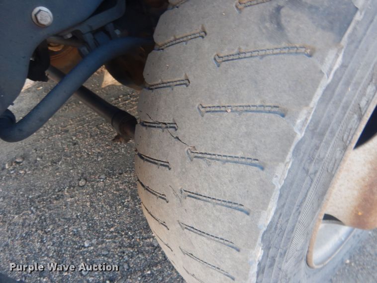 image for item HU9471 2017 Ford F450  flatbed pickup truck