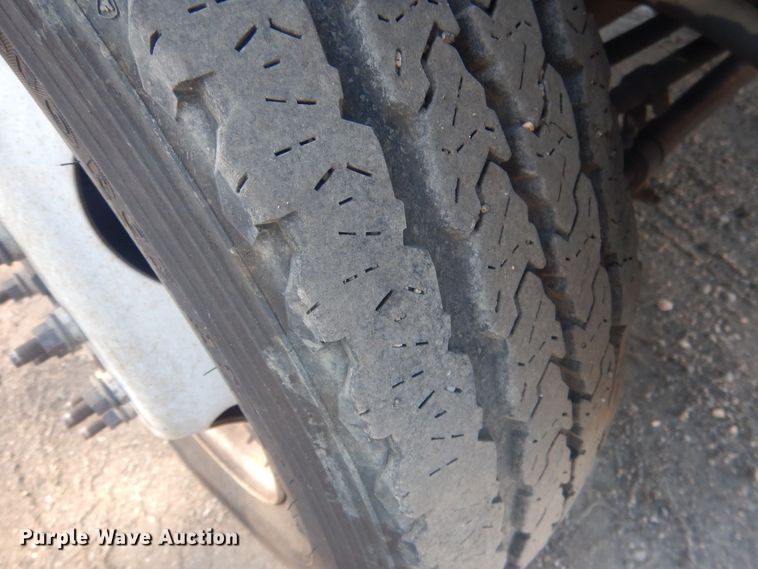 image for item HU9471 2017 Ford F450  flatbed pickup truck