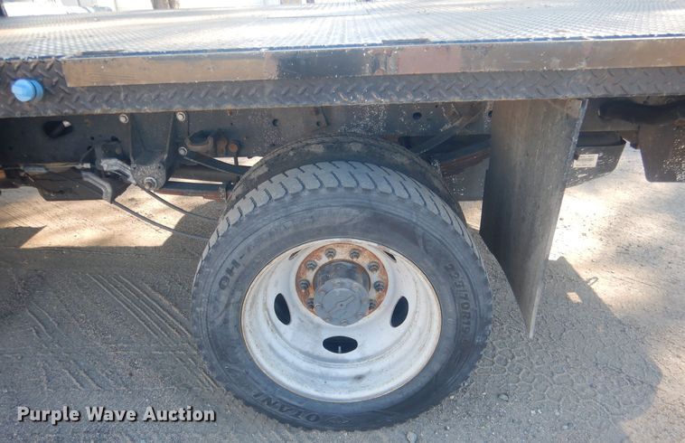 image for item HU9471 2017 Ford F450  flatbed pickup truck