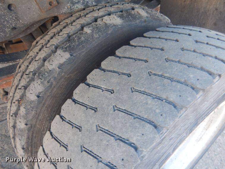 image for item HU9471 2017 Ford F450  flatbed pickup truck