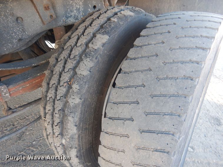 image for item HU9471 2017 Ford F450  flatbed pickup truck