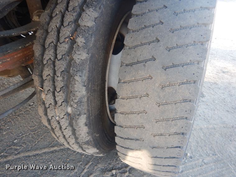 image for item HU9471 2017 Ford F450  flatbed pickup truck