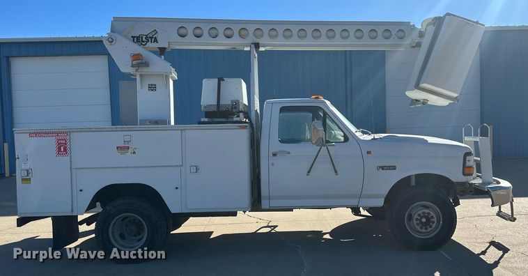 image for item IU9031 1994 Ford F450 Super Duty  bucket truck