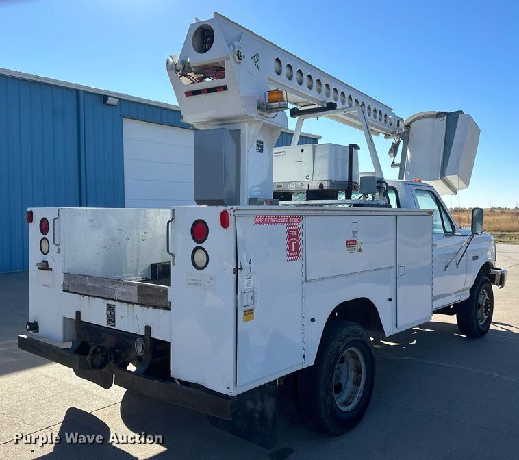 image for item IU9031 1994 Ford F450 Super Duty  bucket truck