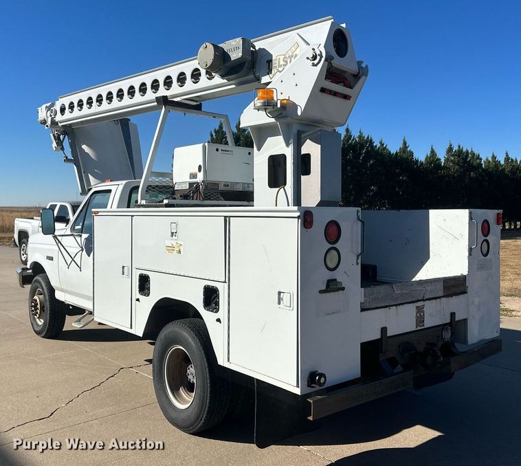image for item IU9031 1994 Ford F450 Super Duty  bucket truck