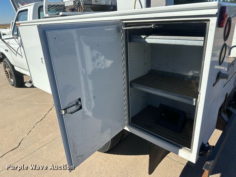 image for item IU9031 1994 Ford F450 Super Duty  bucket truck