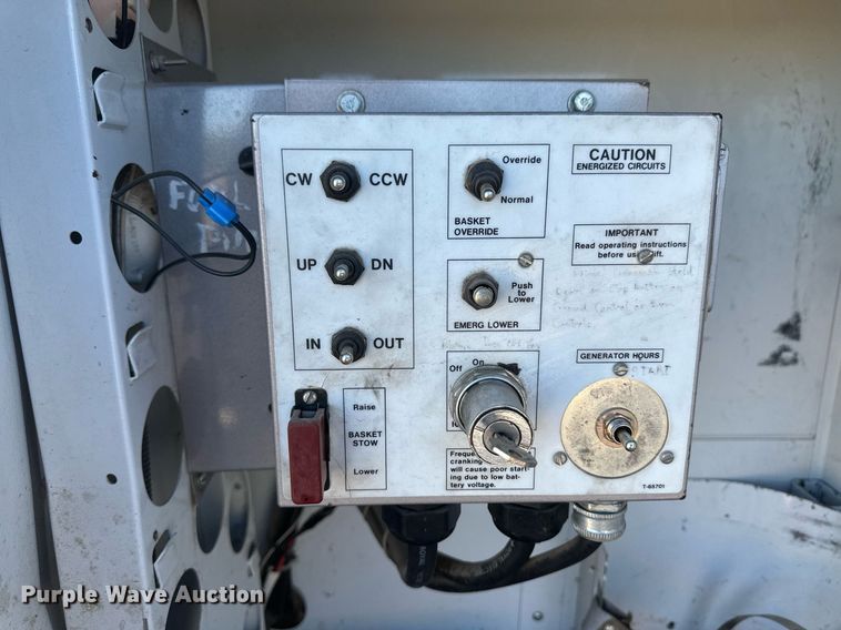 image for item IU9031 1994 Ford F450 Super Duty  bucket truck