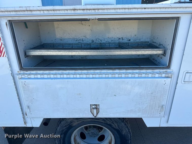 image for item IU9031 1994 Ford F450 Super Duty  bucket truck