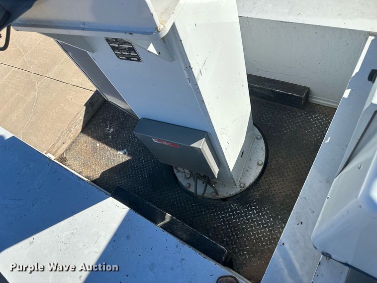 image for item IU9031 1994 Ford F450 Super Duty  bucket truck