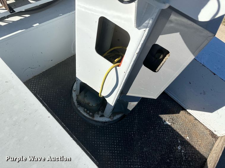 image for item IU9031 1994 Ford F450 Super Duty  bucket truck