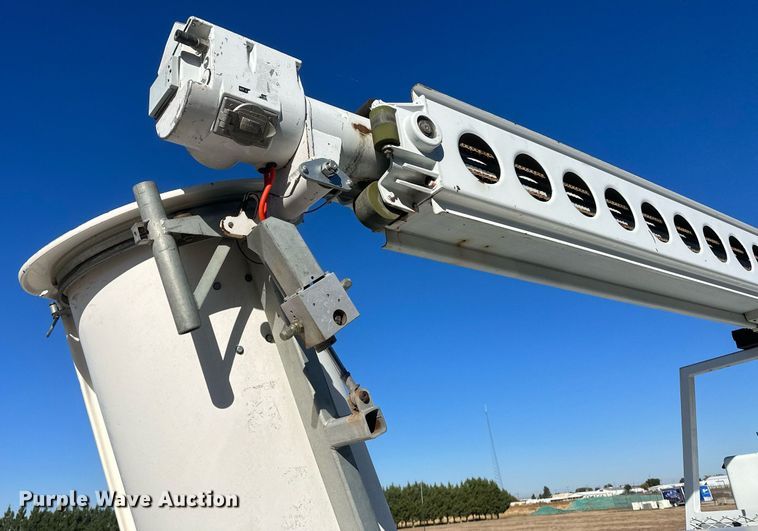 image for item IU9031 1994 Ford F450 Super Duty  bucket truck