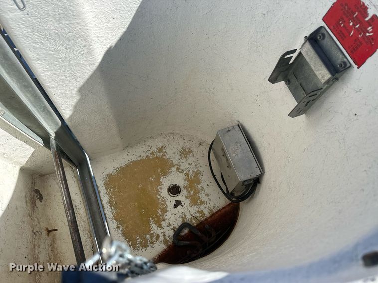 image for item IU9031 1994 Ford F450 Super Duty  bucket truck