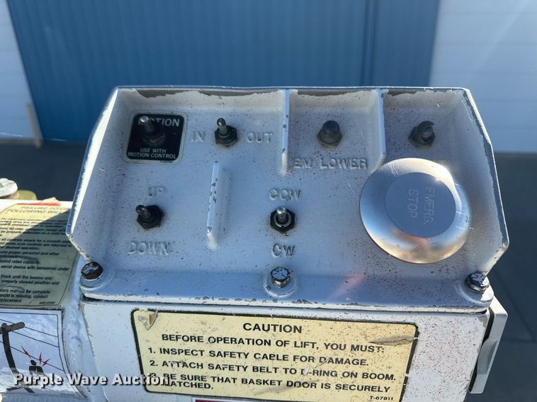 image for item IU9031 1994 Ford F450 Super Duty  bucket truck