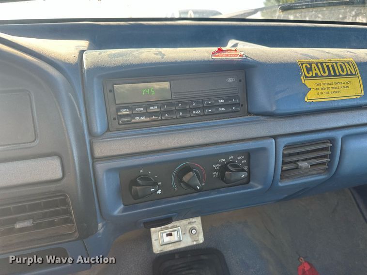 image for item IU9031 1994 Ford F450 Super Duty  bucket truck