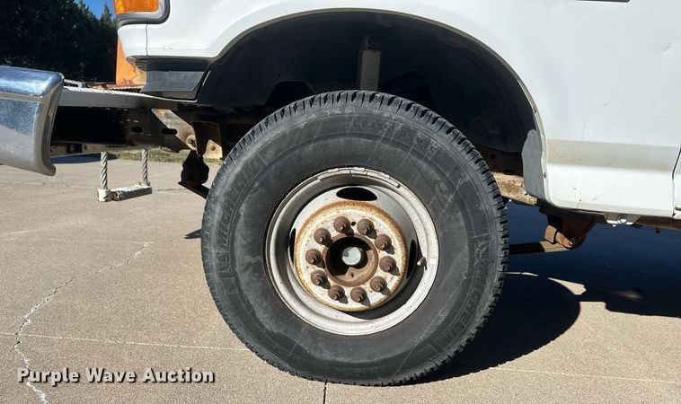 image for item IU9031 1994 Ford F450 Super Duty  bucket truck