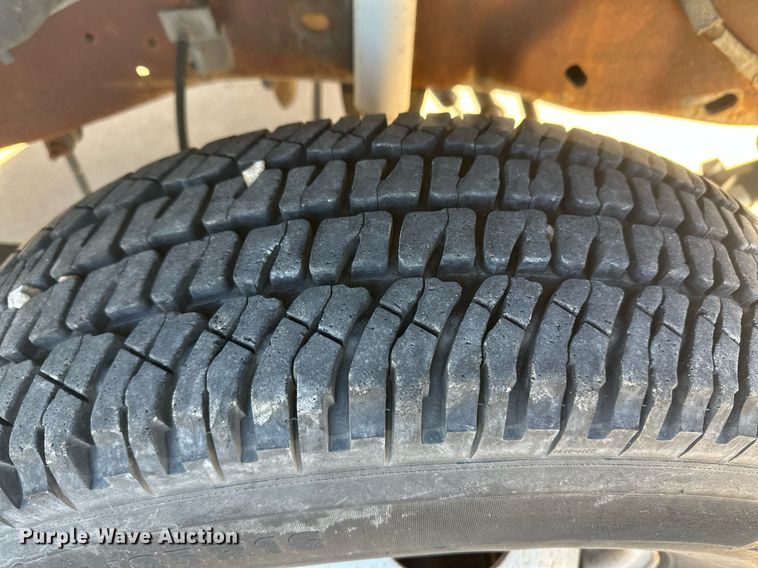 image for item IU9031 1994 Ford F450 Super Duty  bucket truck