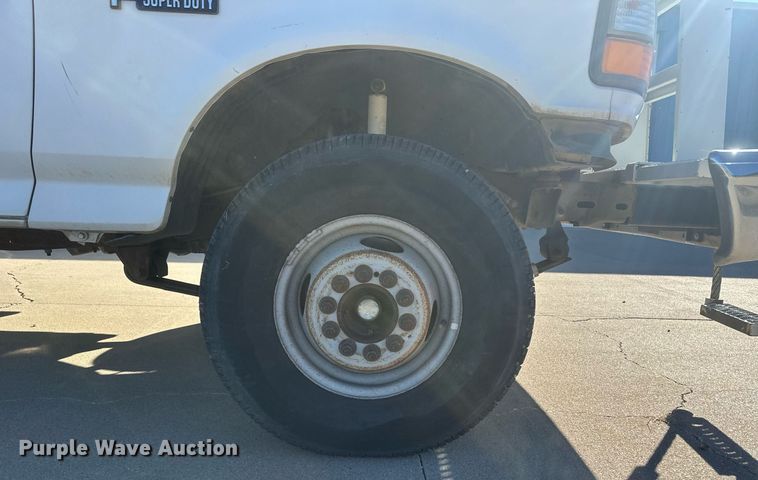 image for item IU9031 1994 Ford F450 Super Duty  bucket truck