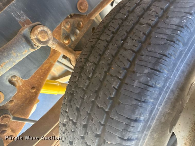 image for item IU9031 1994 Ford F450 Super Duty  bucket truck