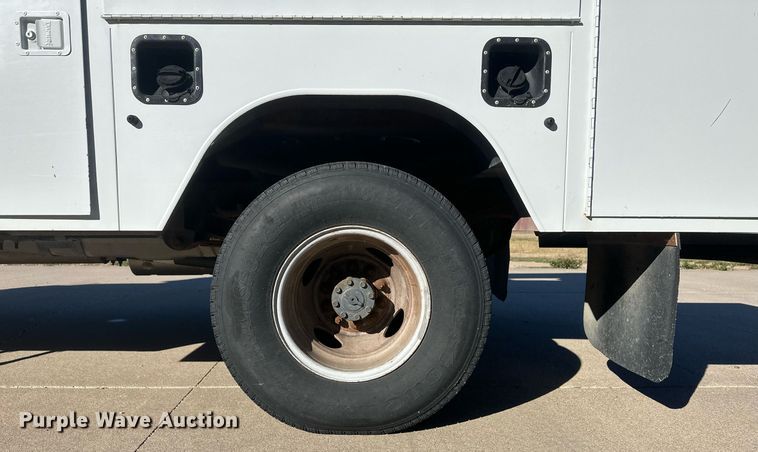 image for item IU9031 1994 Ford F450 Super Duty  bucket truck