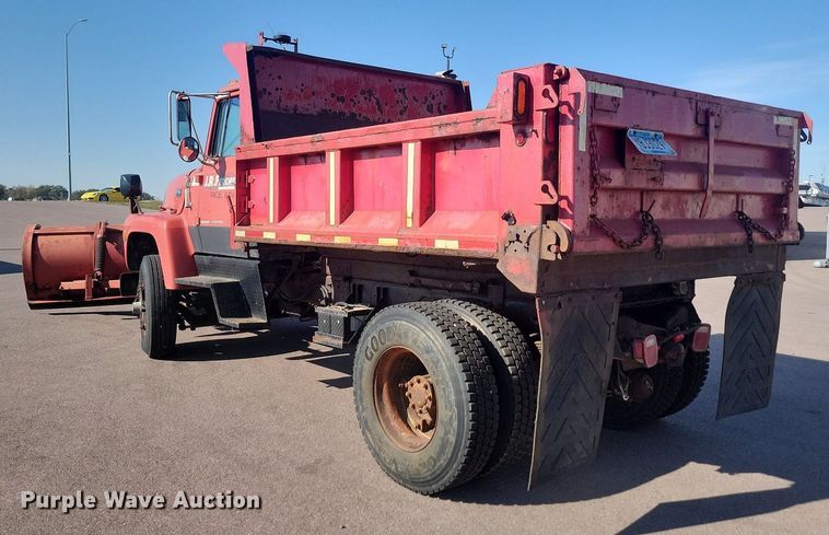image for item JG9763 1985  Ford 8000  dump truck