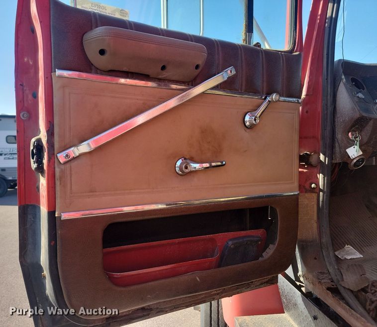 image for item JG9763 1985  Ford 8000  dump truck