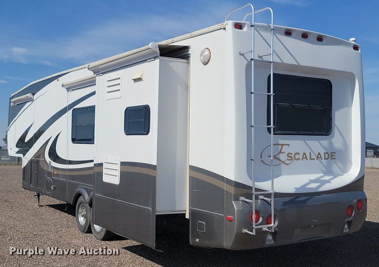 image for item JG9765 2006 Escalade 37K  camper