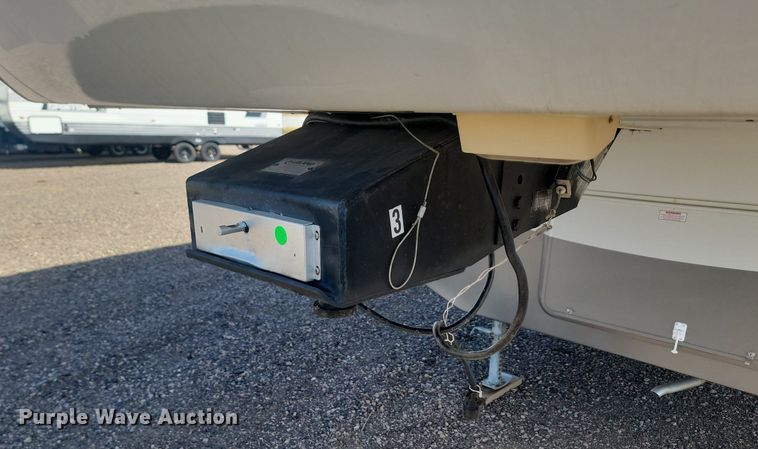 image for item JG9765 2006 Escalade 37K  camper