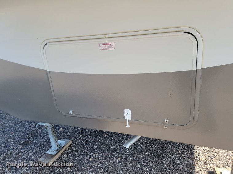 image for item JG9765 2006 Escalade 37K  camper