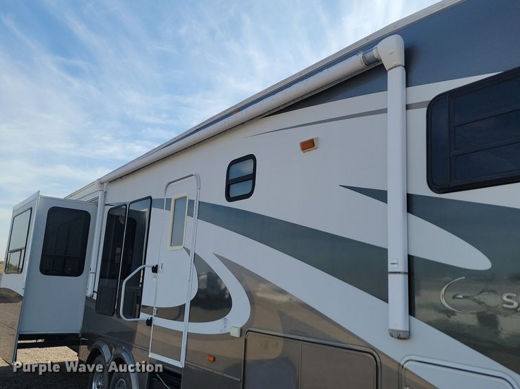 image for item JG9765 2006 Escalade 37K  camper