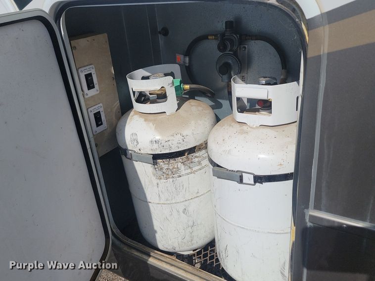 image for item JG9765 2006 Escalade 37K  camper