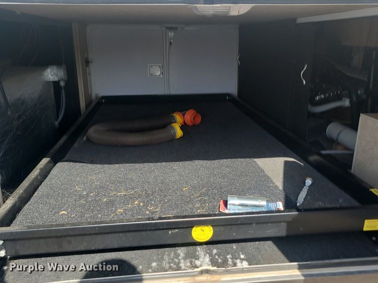 image for item JG9765 2006 Escalade 37K  camper