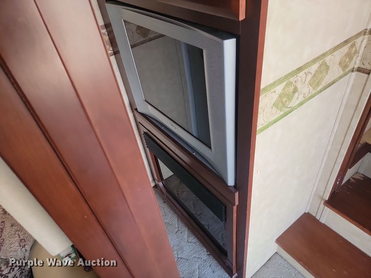 image for item JG9765 2006 Escalade 37K  camper