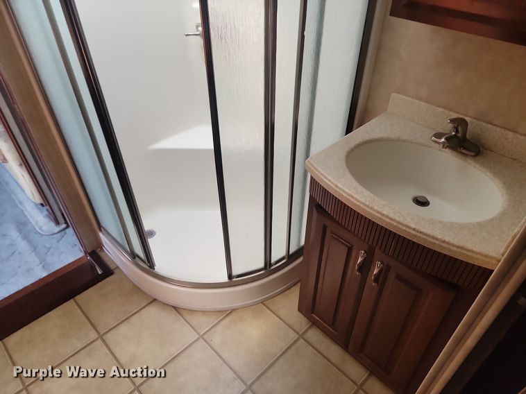 image for item JG9765 2006 Escalade 37K  camper