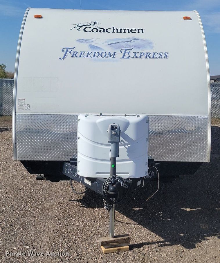 image for item JG9766 2011 Forrest River Coachmen  camper