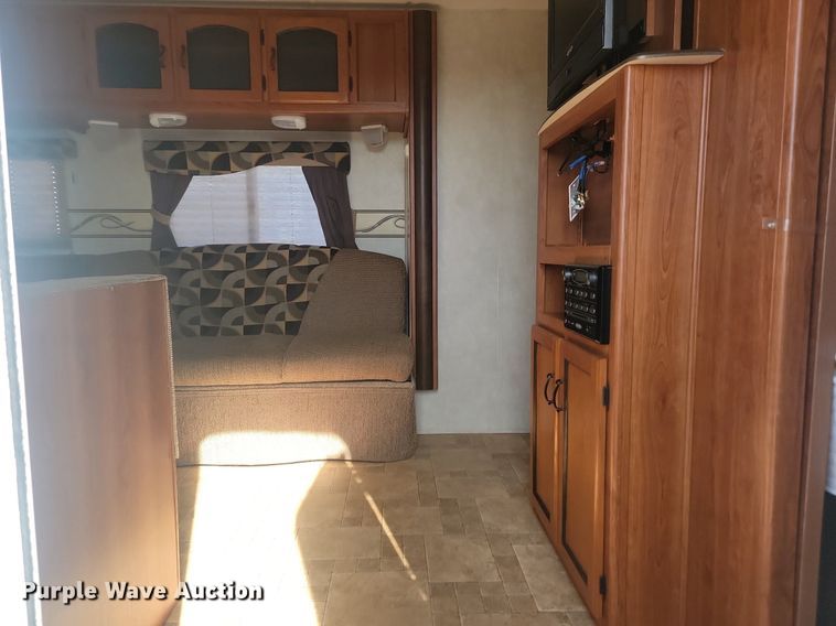 image for item JG9766 2011 Forrest River Coachmen  camper