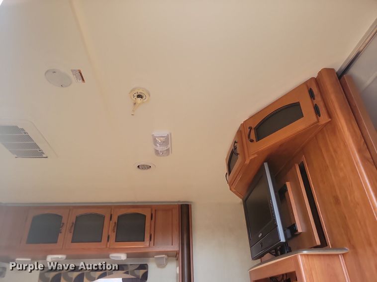 image for item JG9766 2011 Forrest River Coachmen  camper