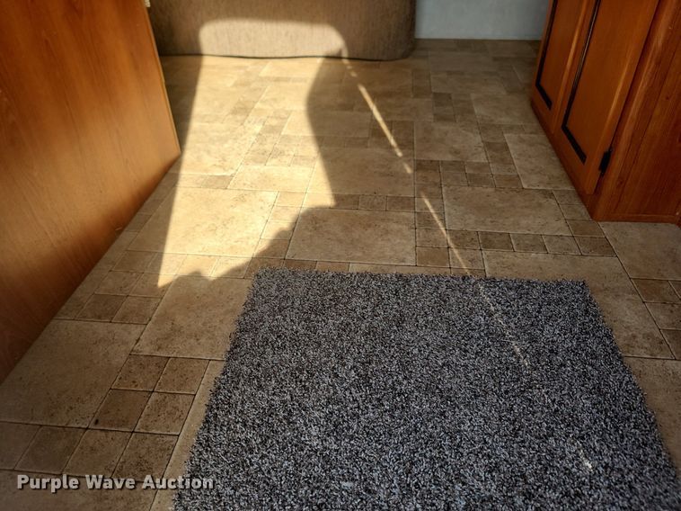 image for item JG9766 2011 Forrest River Coachmen  camper