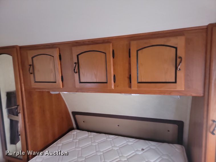 image for item JG9766 2011 Forrest River Coachmen  camper