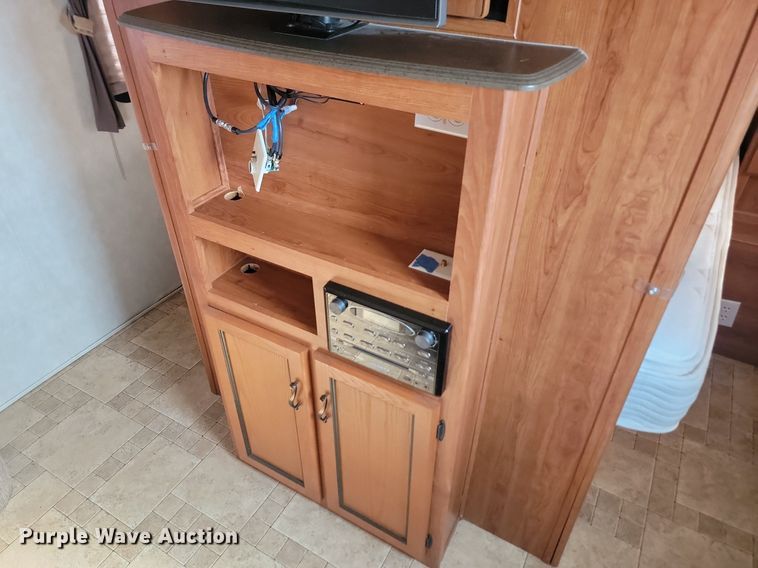 image for item JG9766 2011 Forrest River Coachmen  camper