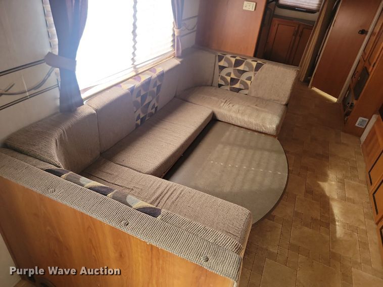 image for item JG9766 2011 Forrest River Coachmen  camper