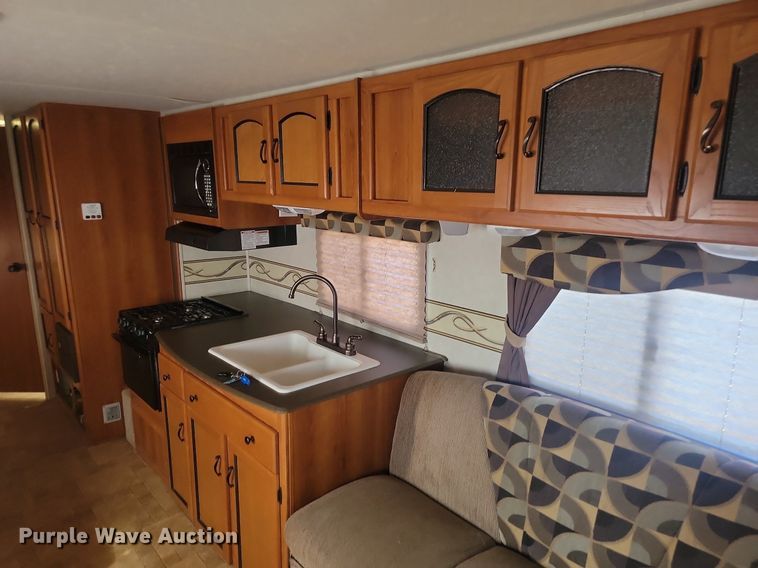 image for item JG9766 2011 Forrest River Coachmen  camper