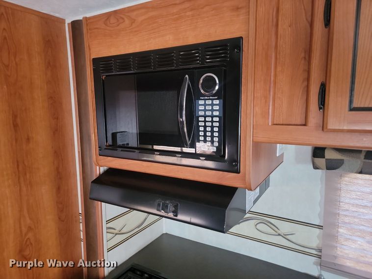 image for item JG9766 2011 Forrest River Coachmen  camper