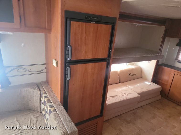 image for item JG9766 2011 Forrest River Coachmen  camper