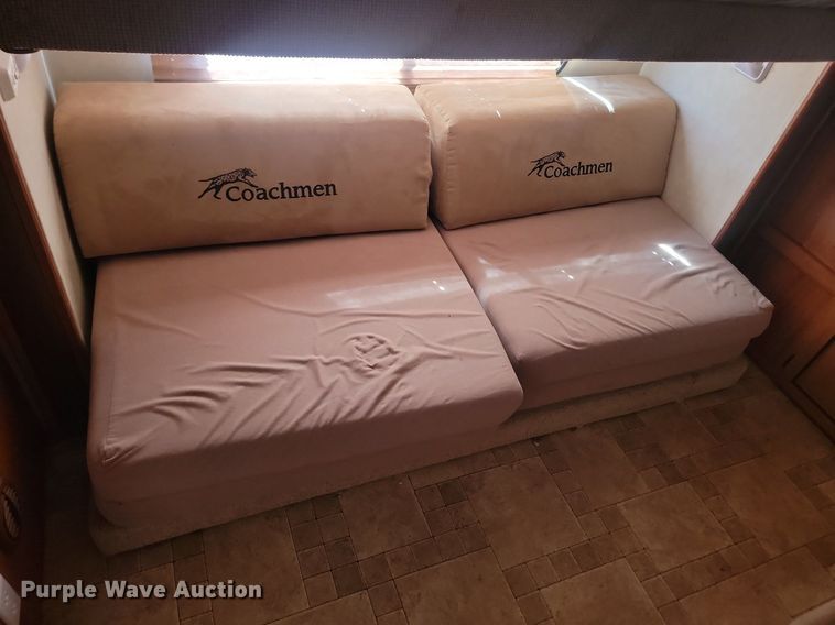 image for item JG9766 2011 Forrest River Coachmen  camper